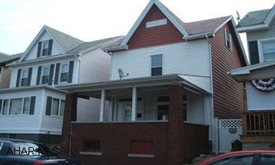 Very nice home in nice neighborhood.  First floor laundry.  Great kitchen.  All new flooring throughout.  Off street parking. Very nice home in nice neighborhood.  First floor laundry.  Great kitchen.  All new flooring throughout.  Off street parking.