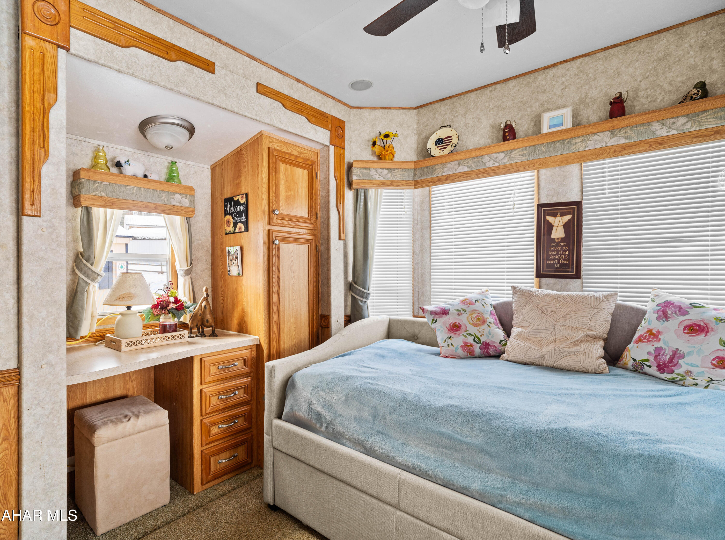 Glendale Yearound - Residential