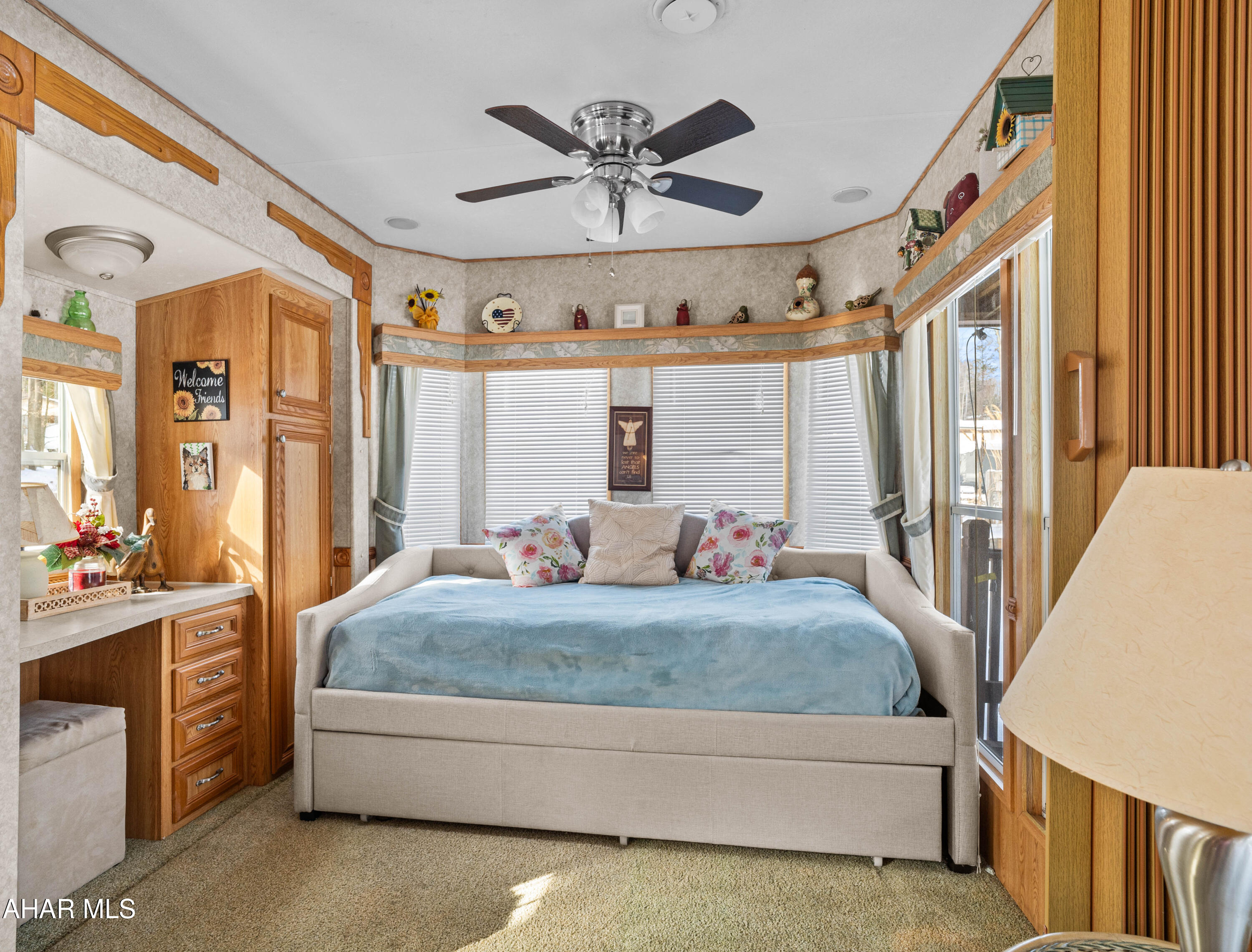 Glendale Yearound - Residential