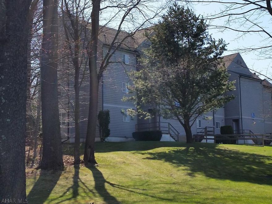 Fully Furnished 2nd-floor studio condo.  New items include TV, drapes, furniture, refrigerator, dishwasher & carpeting.  Freshly painted interior & updated sliding door to balcony & some newer vinyl windows. 2nd-floor studio with alcove bed, fireplace & balcony - sleeps 4.  $255/mo HOA dues include:  road & outside maintenance, indoor & outdoor pools, hottubs, +tennis court usage.  4-seasons resort:  Golfing & skiing for a fee.  #J-434