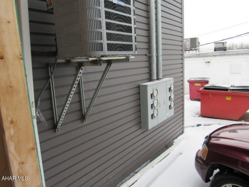 East End - Commercial Sale