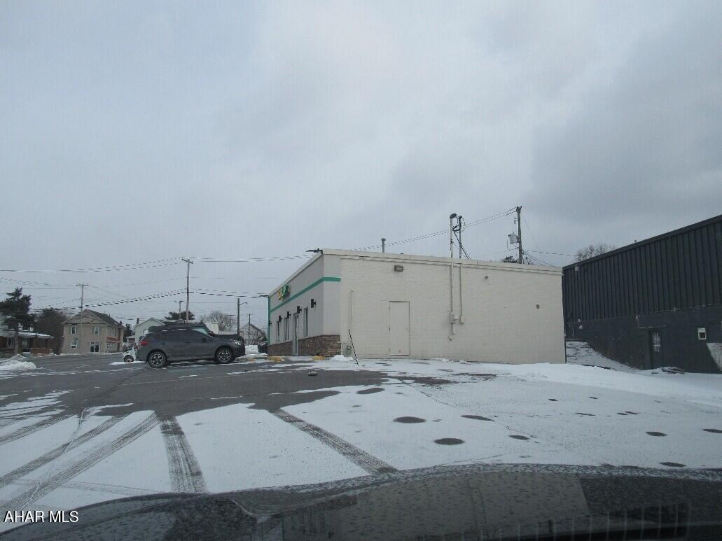 East End - Commercial Sale