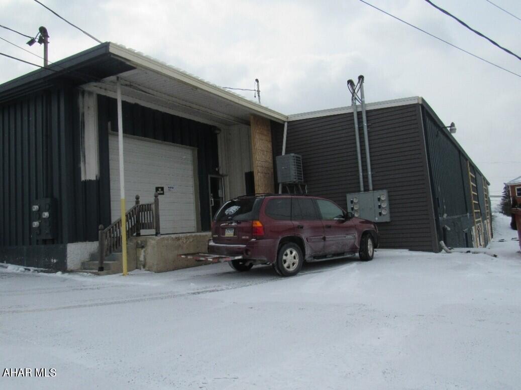 East End - Commercial Sale