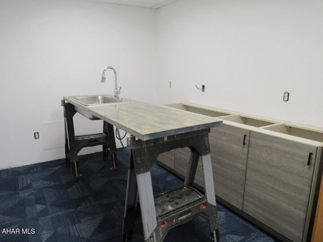 East End - Commercial Sale