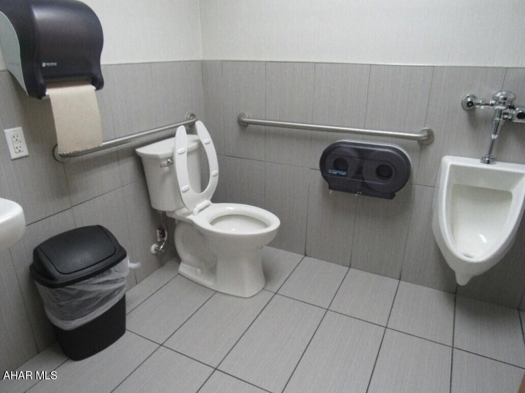 East End - Commercial Sale