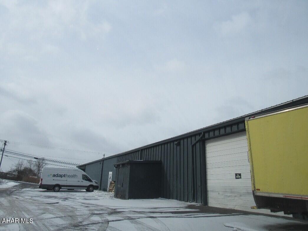 East End - Commercial Sale