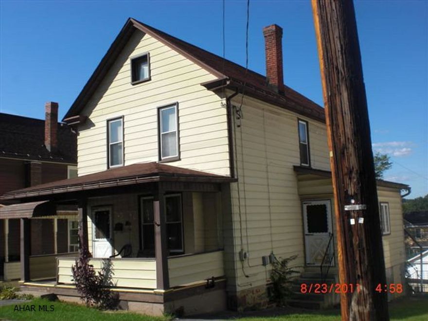 3BR 1BA home. 1 car garage with carport. Great location. Needs a little TLC.