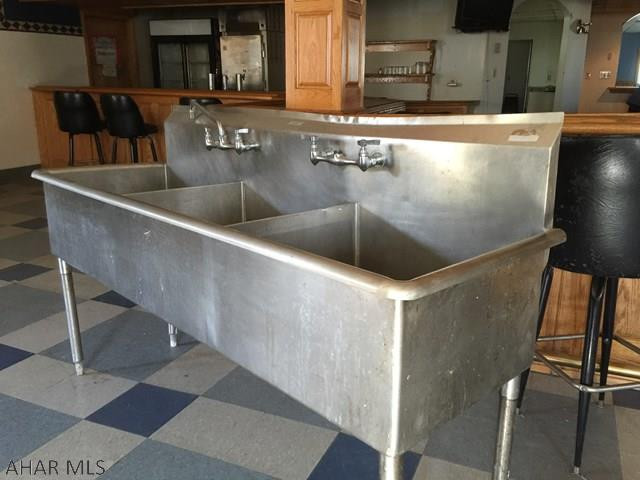 Unknown - Commercial Sale