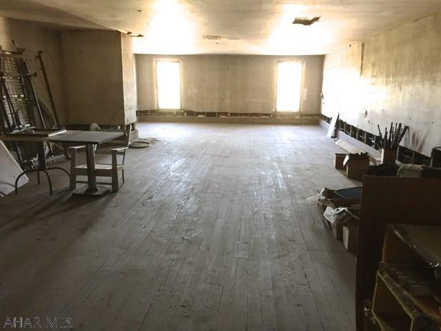 Unknown - Commercial Sale