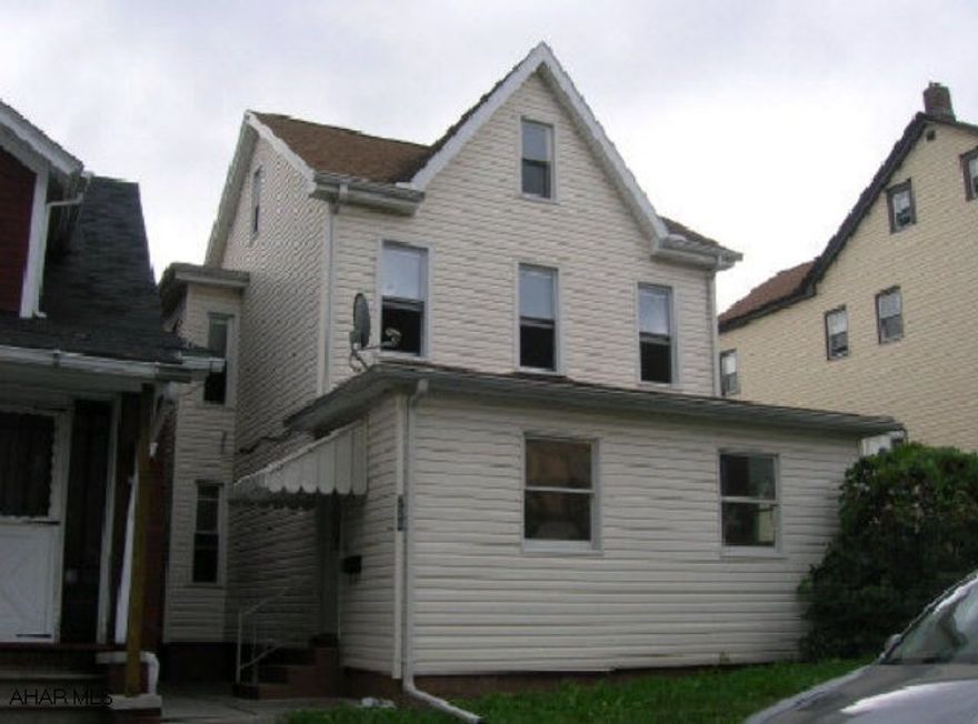 Completely remodeled home. New mechanics, kitchen, and bath.