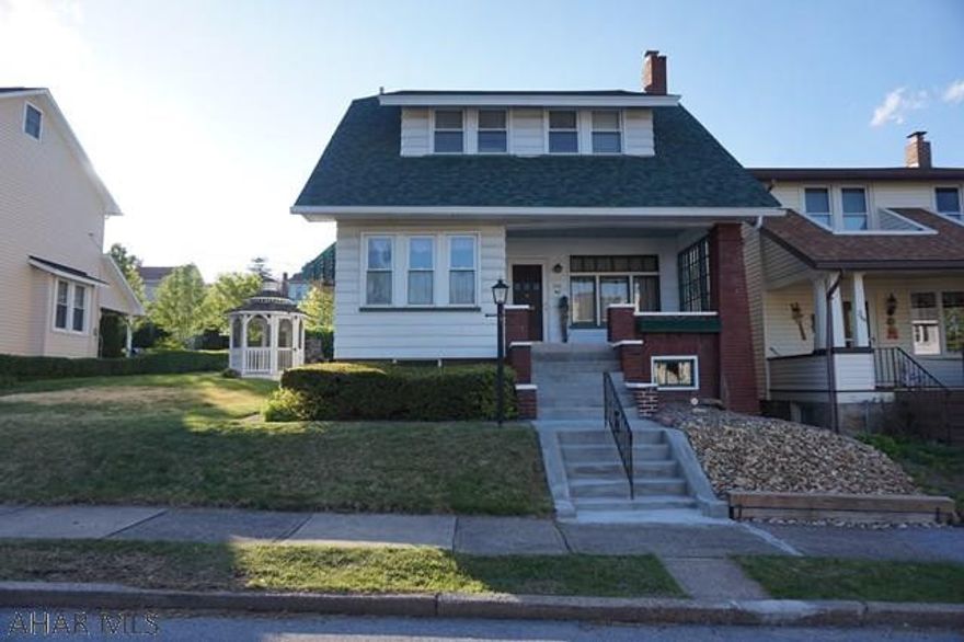 This is a great and well maintained property! A must see! Three bedrooms, 1.5 baths, spacious living room with gas fireplace and sitting nook. Kitchen has eat-in nook. 2 car garage, gazebo.  60X120 lot. 1 year old roof, new hot water tank. More. Fairview Area. Call listing agent today for your showing.