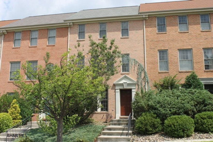 Move-in Ready, 2 bedrooms, 1.5 bath townhouse. Lovely area with beautiful views. 3 Floors of living space. Deck and off-street parking. This one is priced to sell and easy to show!!