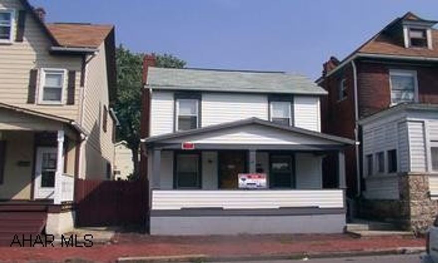 Immaculate 2 bedroom home, interior newly painted, vinyl siding, thermo windows, 2 car garage, just move in! Immaculate 2 bedroom home, interior newly painted, vinyl siding, thermo windows, 2 car garage, just move in!