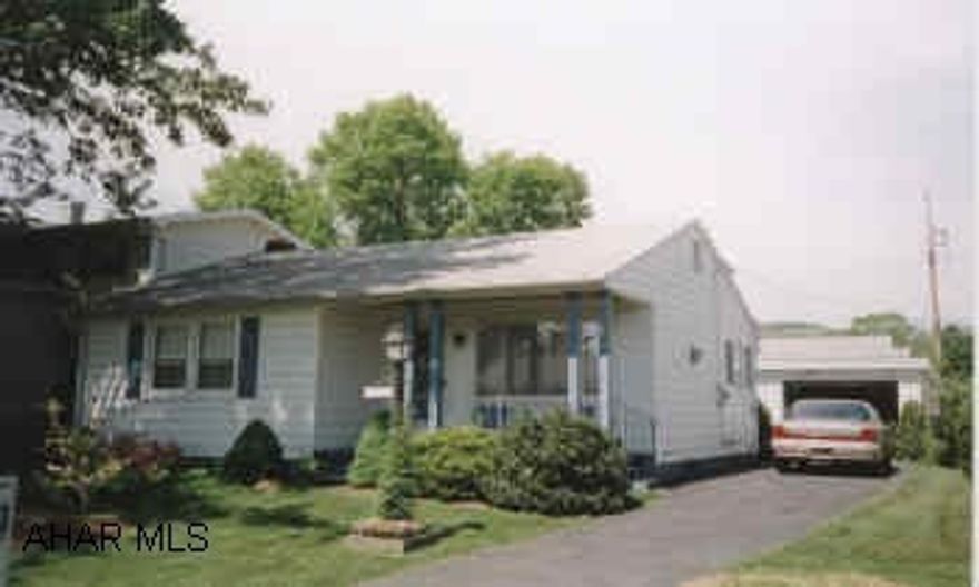 DARLING 2 BEDROOM IN MINT CONDITION. LARGER THAN IT LOOKS. ADDITION IN 1985 MADE LARGER KITCHEN & EXTENDED BEDROOM.