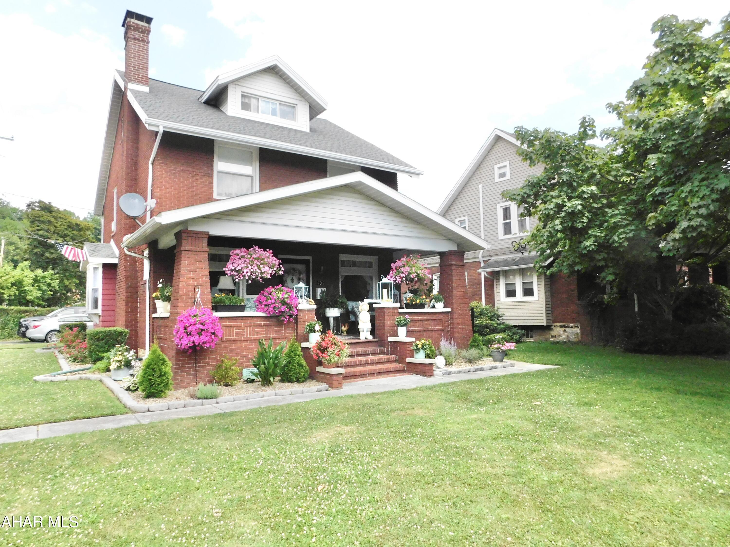 Llyswen - Residential