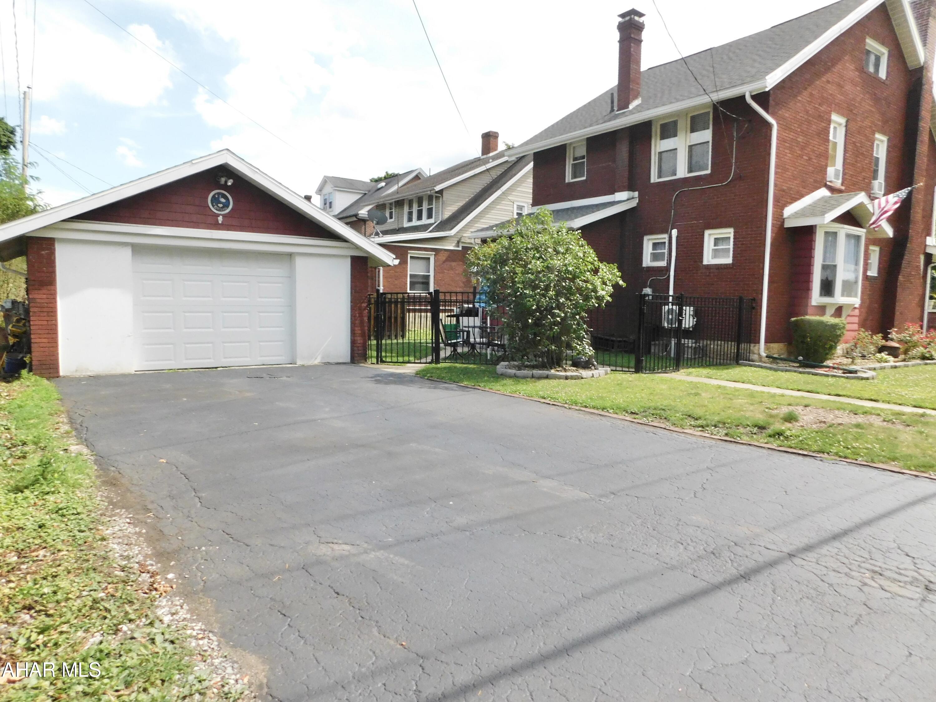 Llyswen - Residential