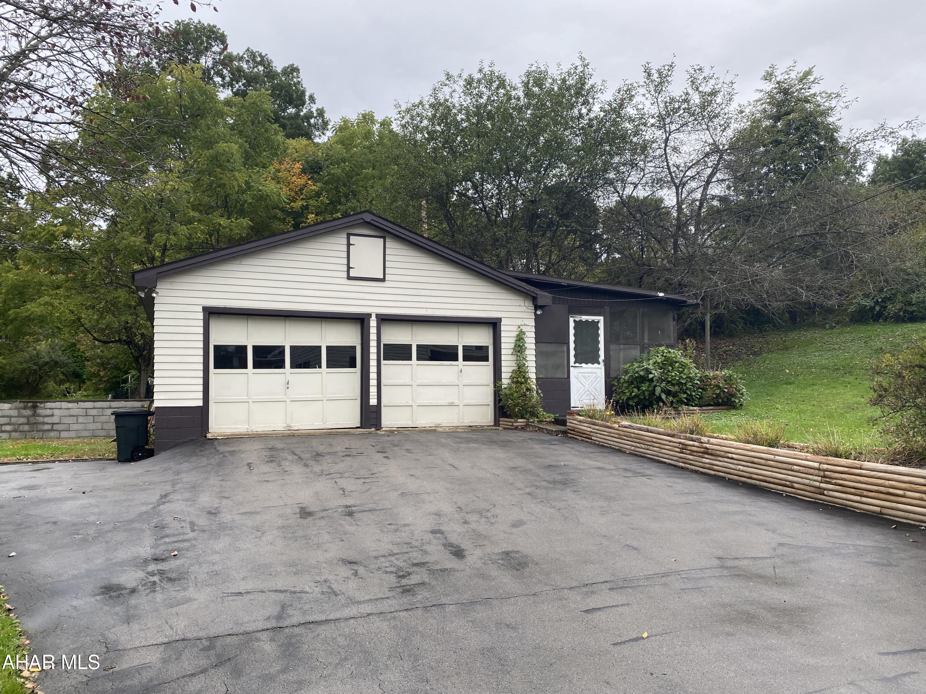 Juniata - Residential