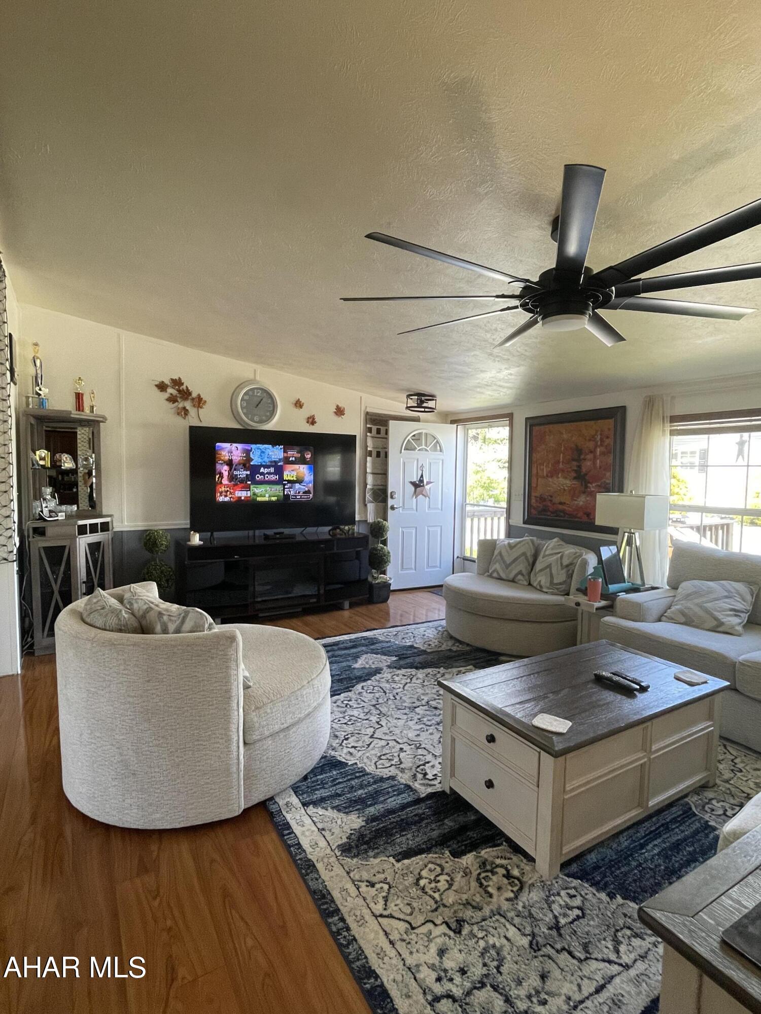 Laurel Woods - Residential