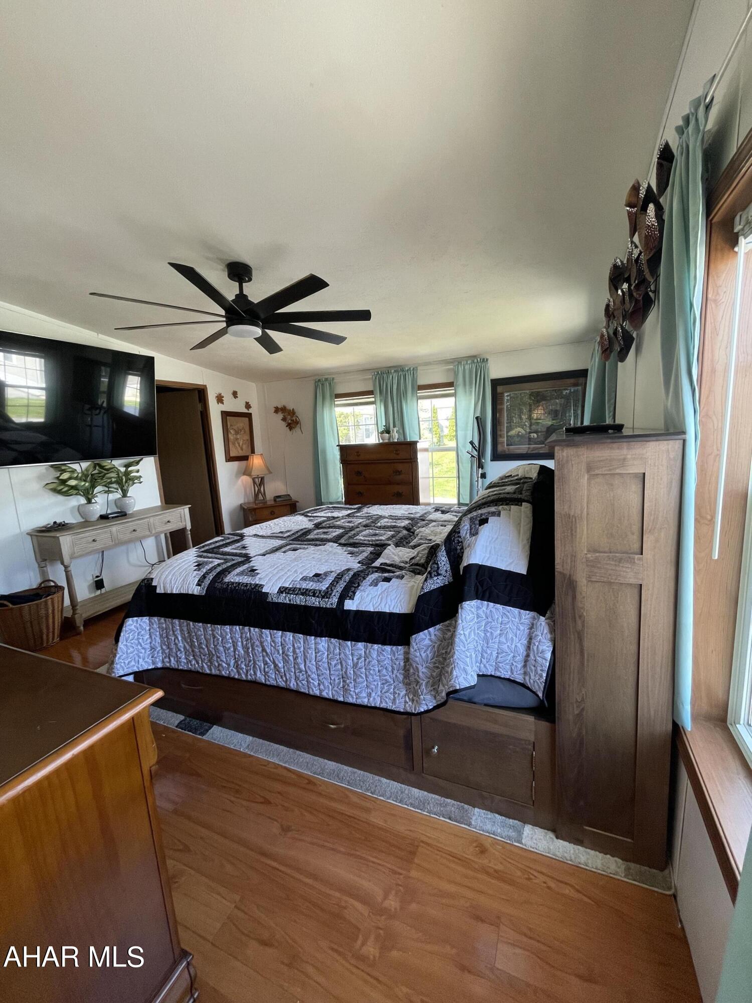 Laurel Woods - Residential