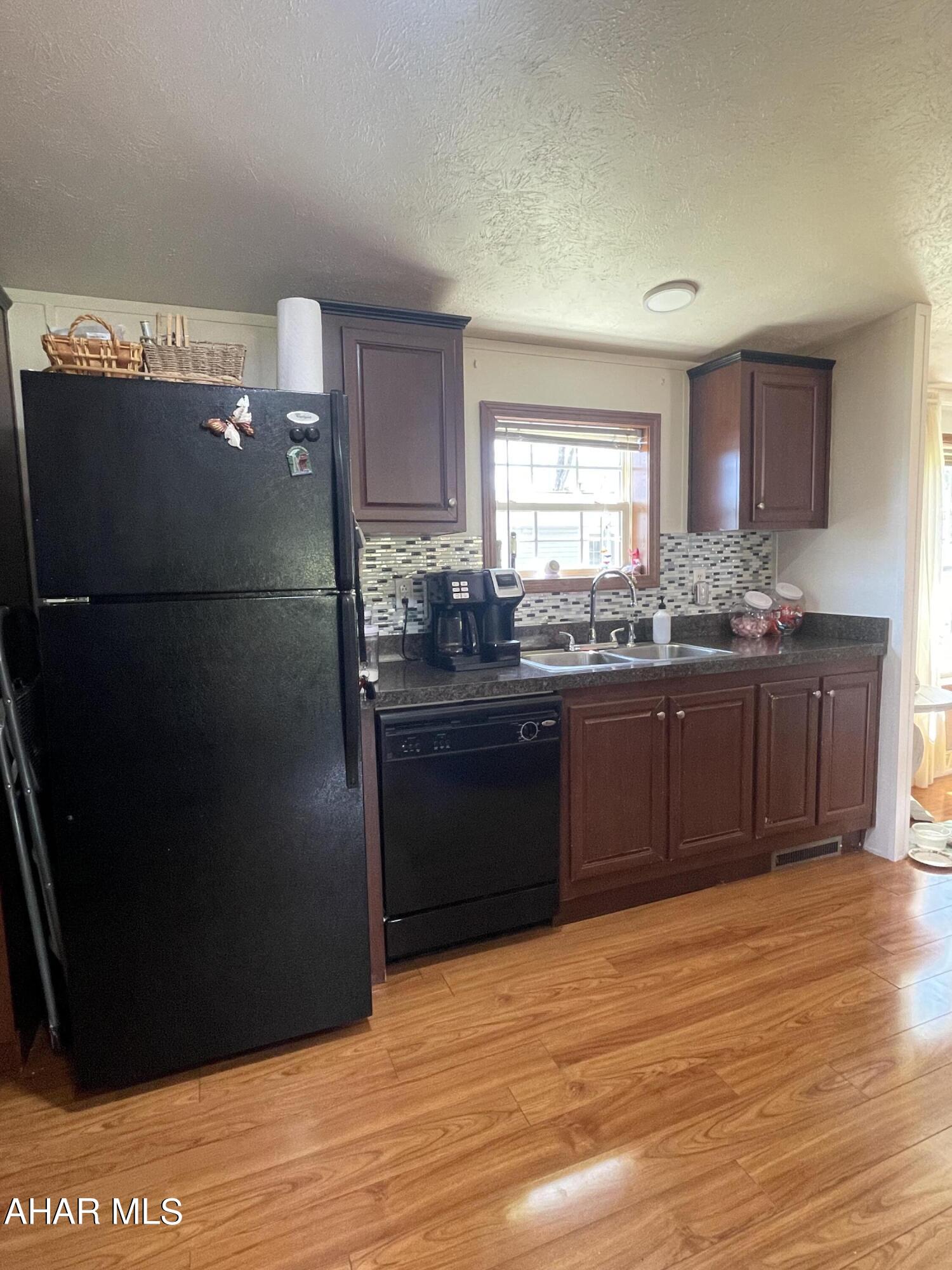 Laurel Woods - Residential