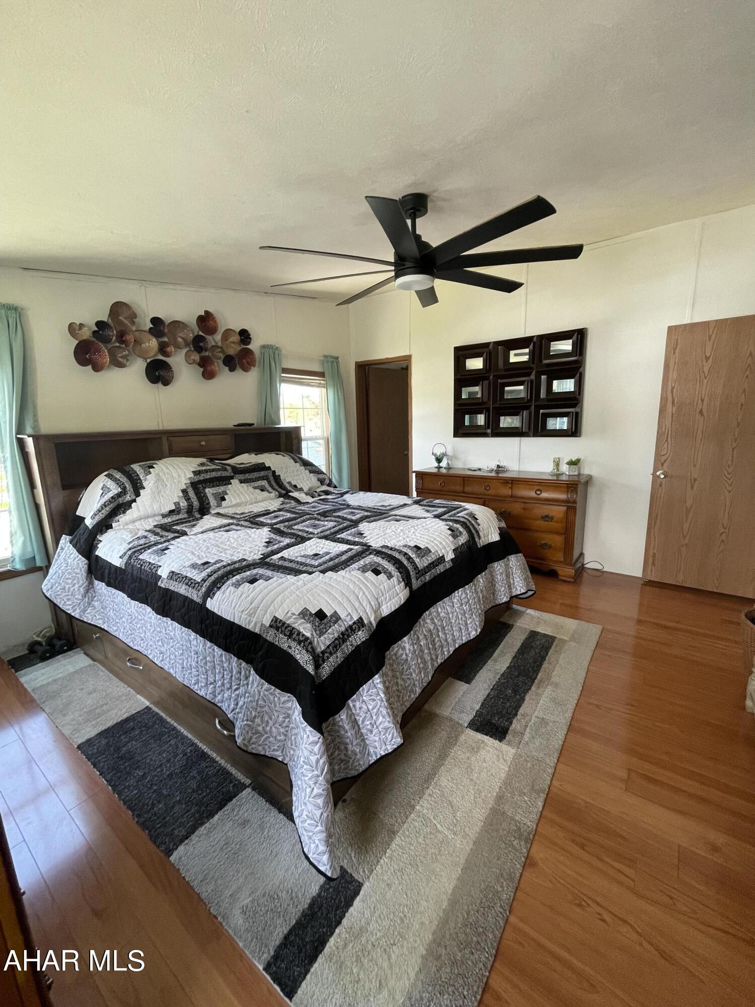 Laurel Woods - Residential