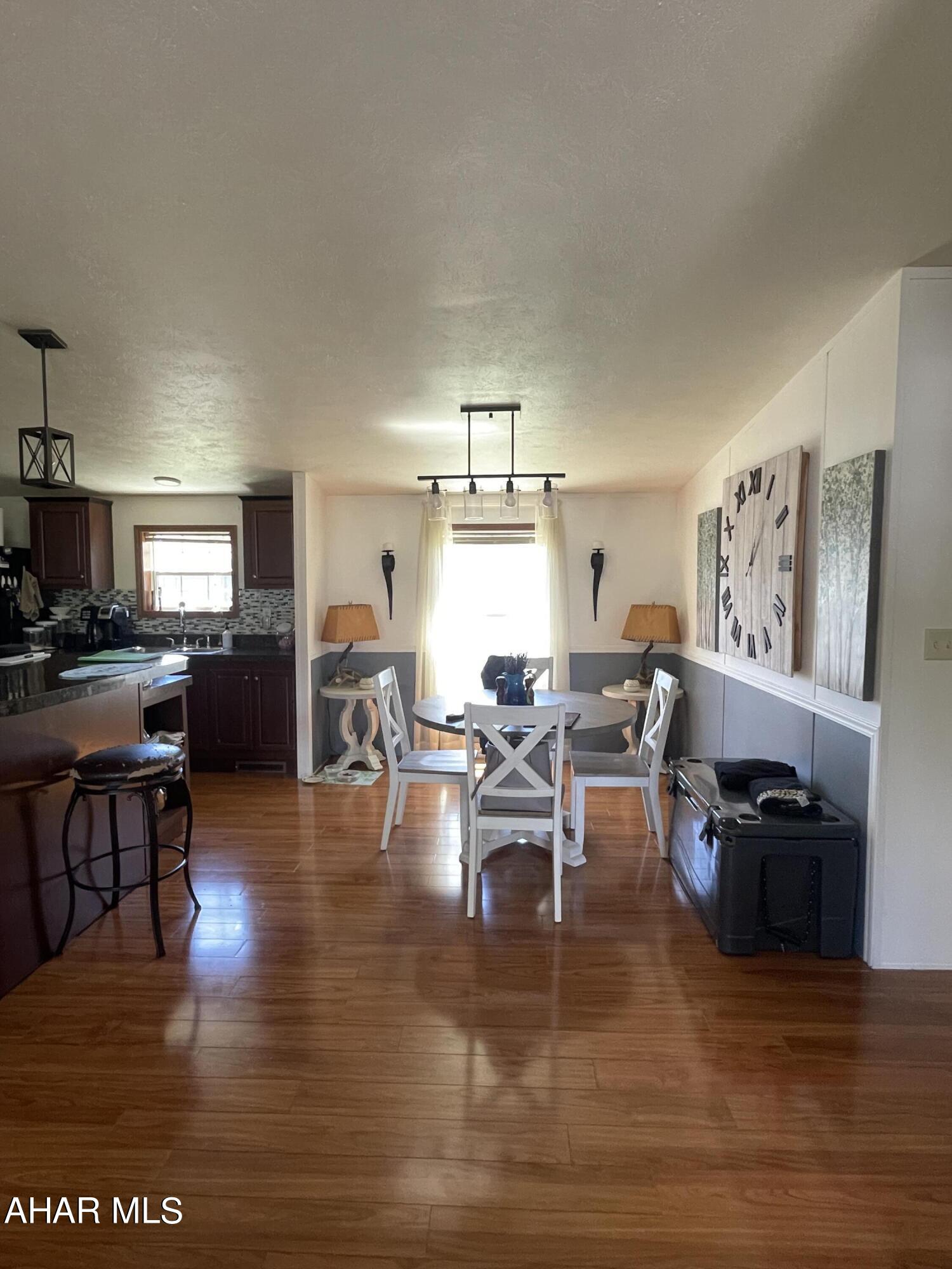 Laurel Woods - Residential