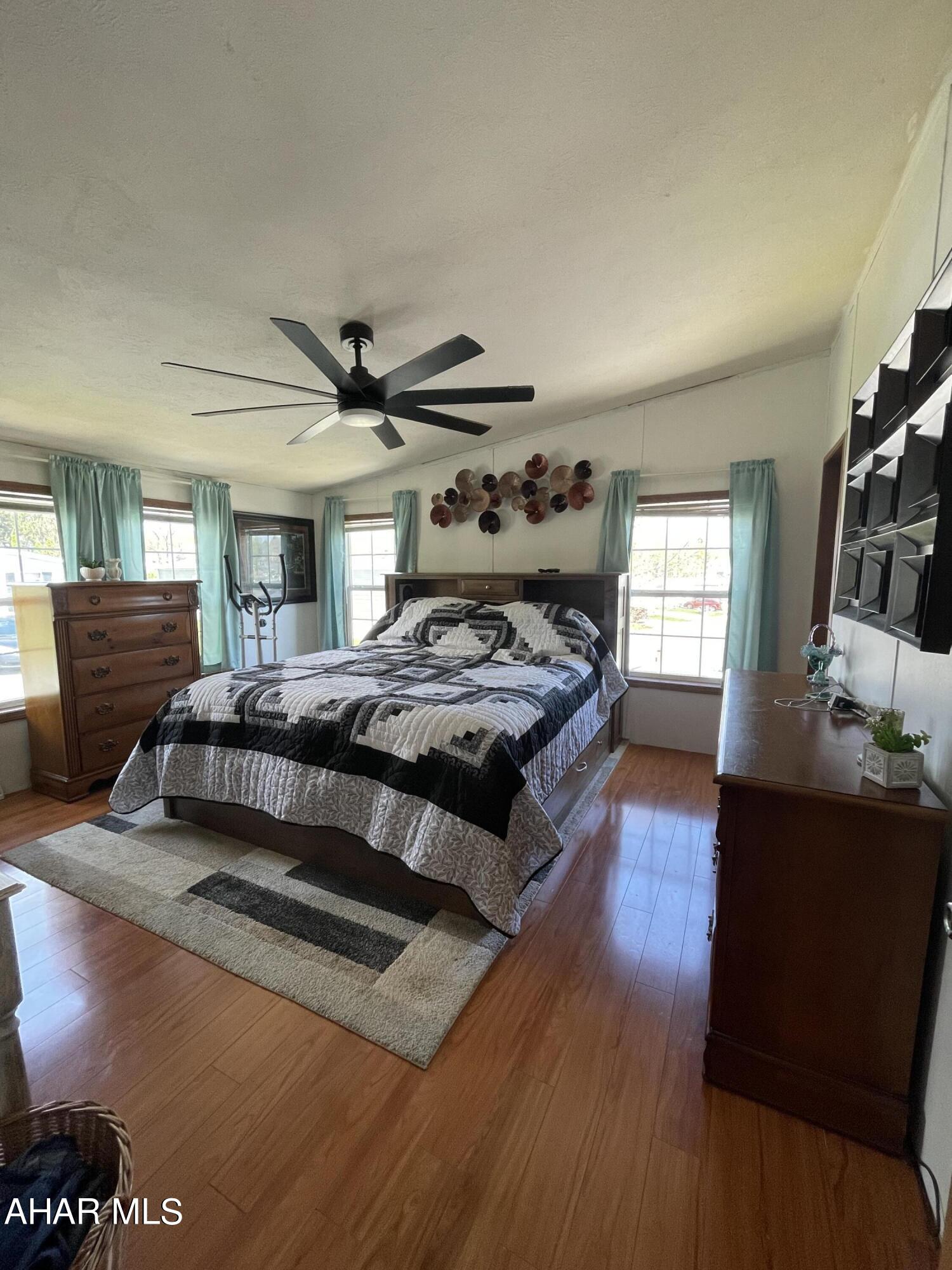 Laurel Woods - Residential