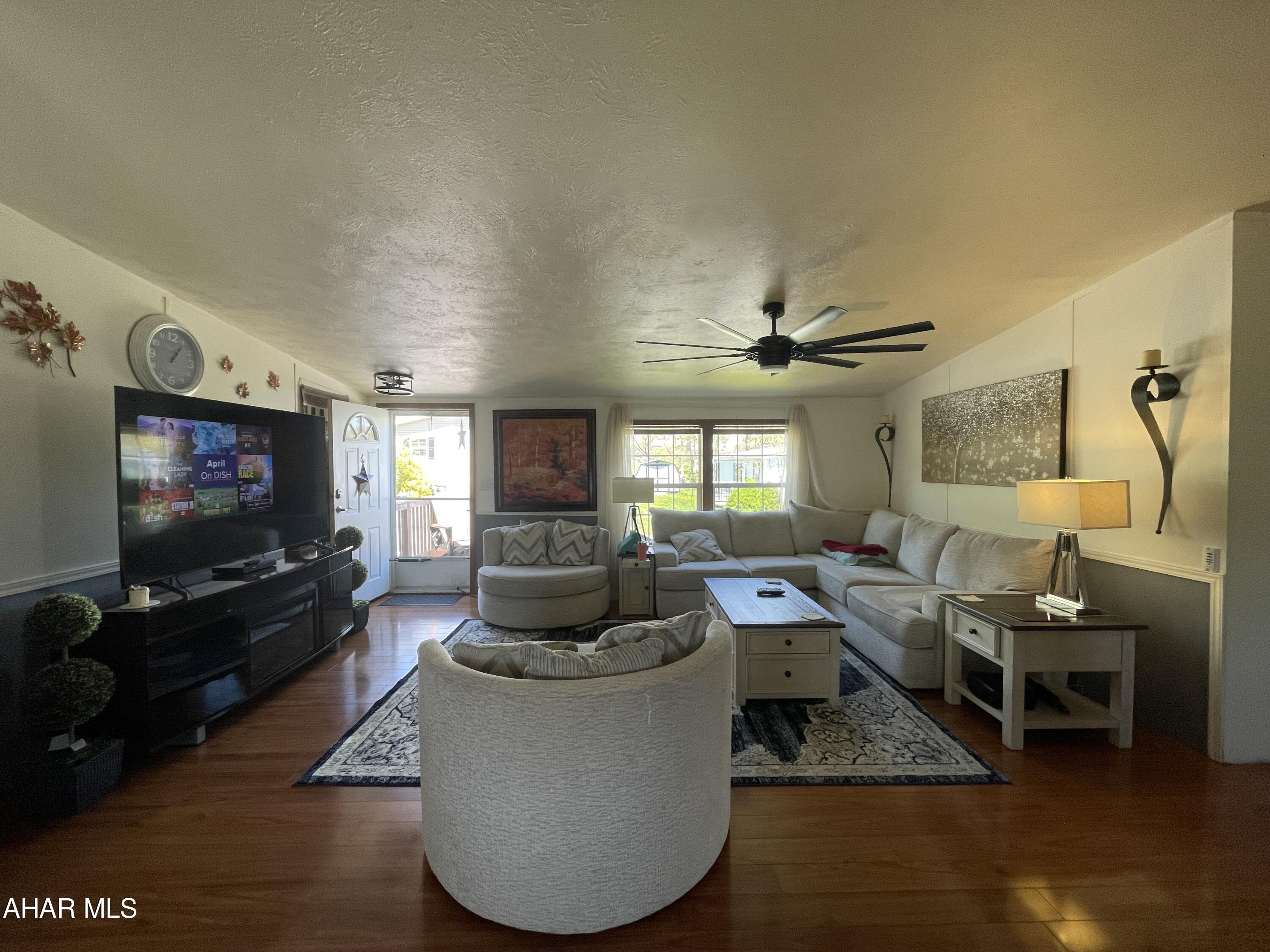 Laurel Woods - Residential