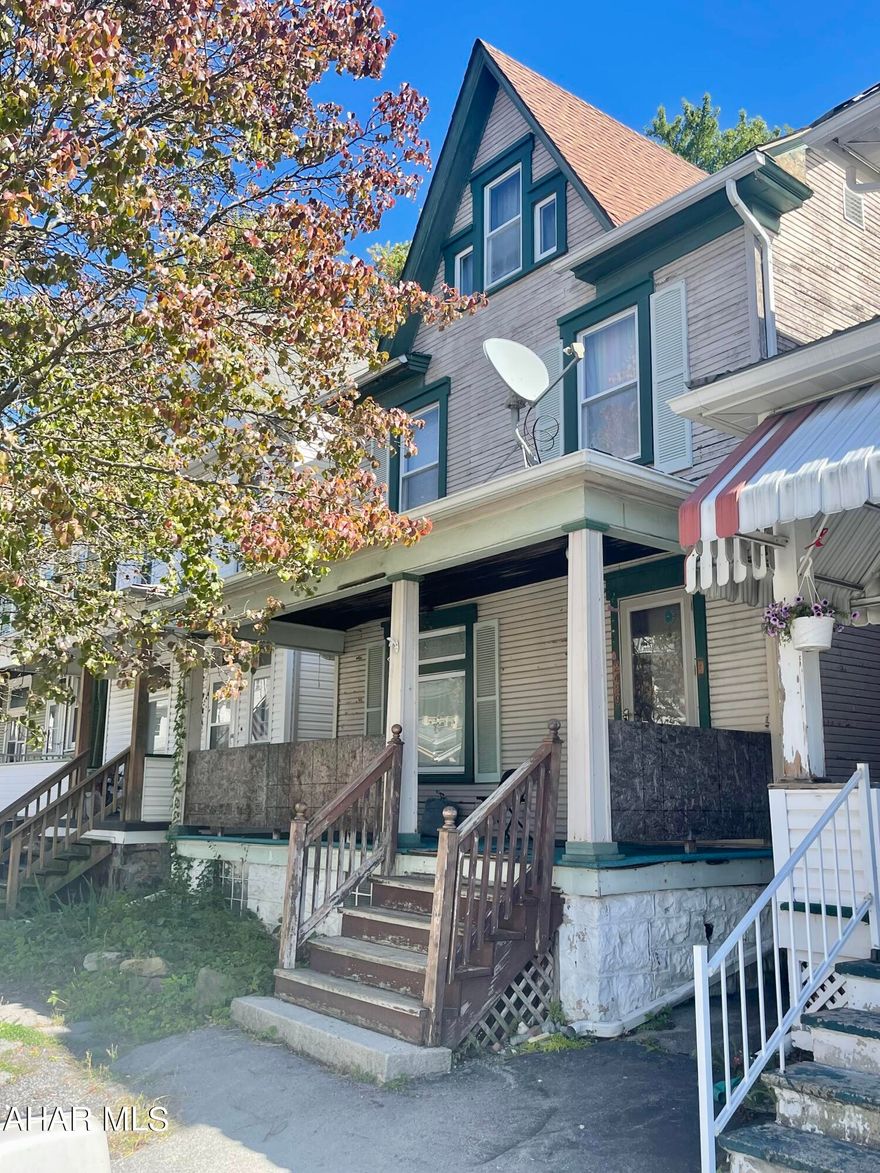 This home offers 4 bedrooms, 1 bath, and an attic that could be finished for an additional bedroom! Features original woodwork, tall ceilings, and spacious rooms!