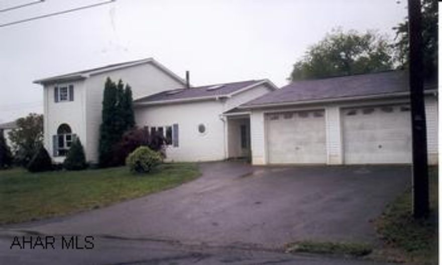 Nice home on quiet street, open floor plan, attractive vaulted ceilings, modern kitchen with island breakfast bar. INCLUDES all newer Kitchen appliances, washer, dryer, along with newer hot tub + New riding lawmower-carpeting throughout, freshly painted. SO much house!!   SO little $$$