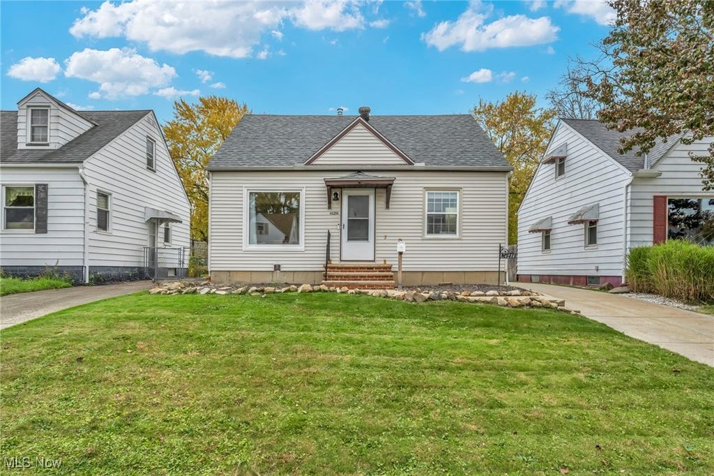 Photo of 14214 Tabor Avenue, Maple Heights, OH 44137 (MLS # 5184084)