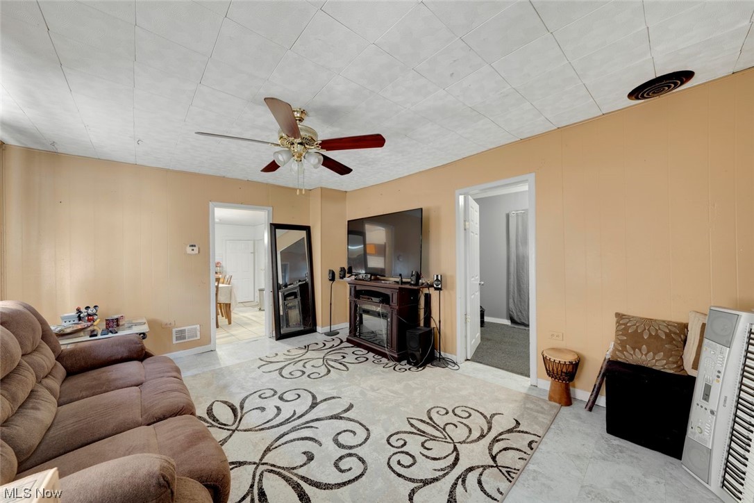 James M Hoyts - Residential