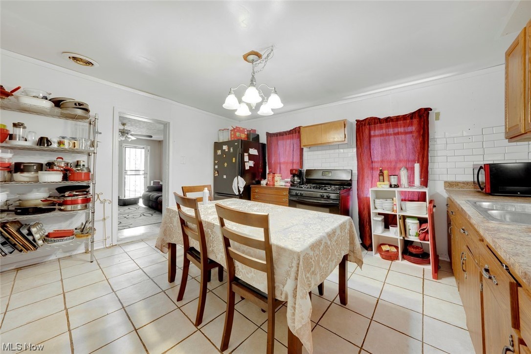 James M Hoyts - Residential