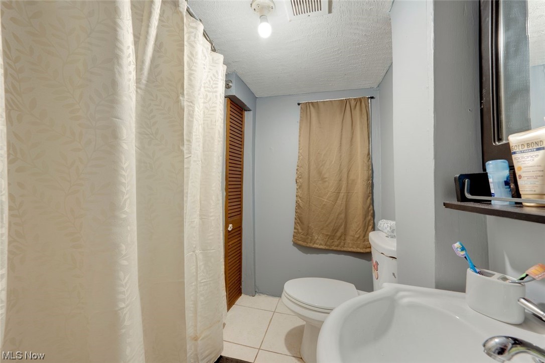 James M Hoyts - Residential