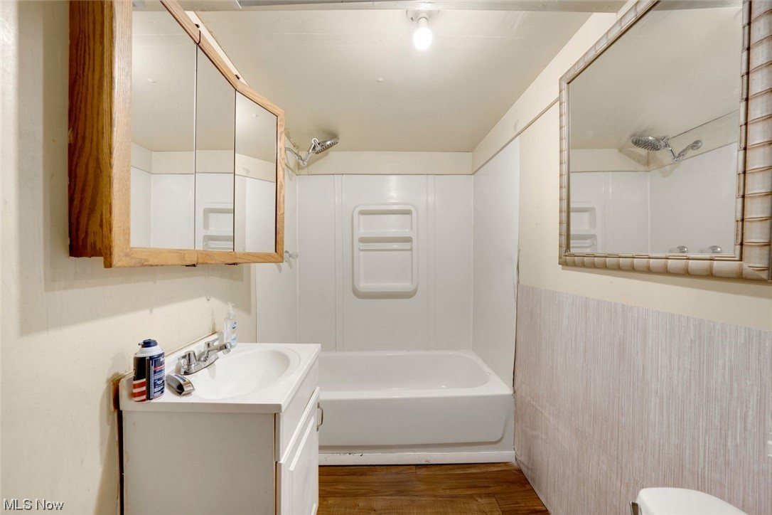 James M Hoyts - Residential