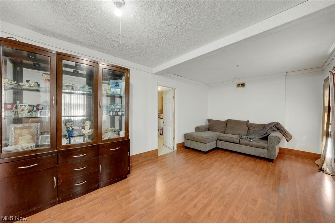 James M Hoyts - Residential