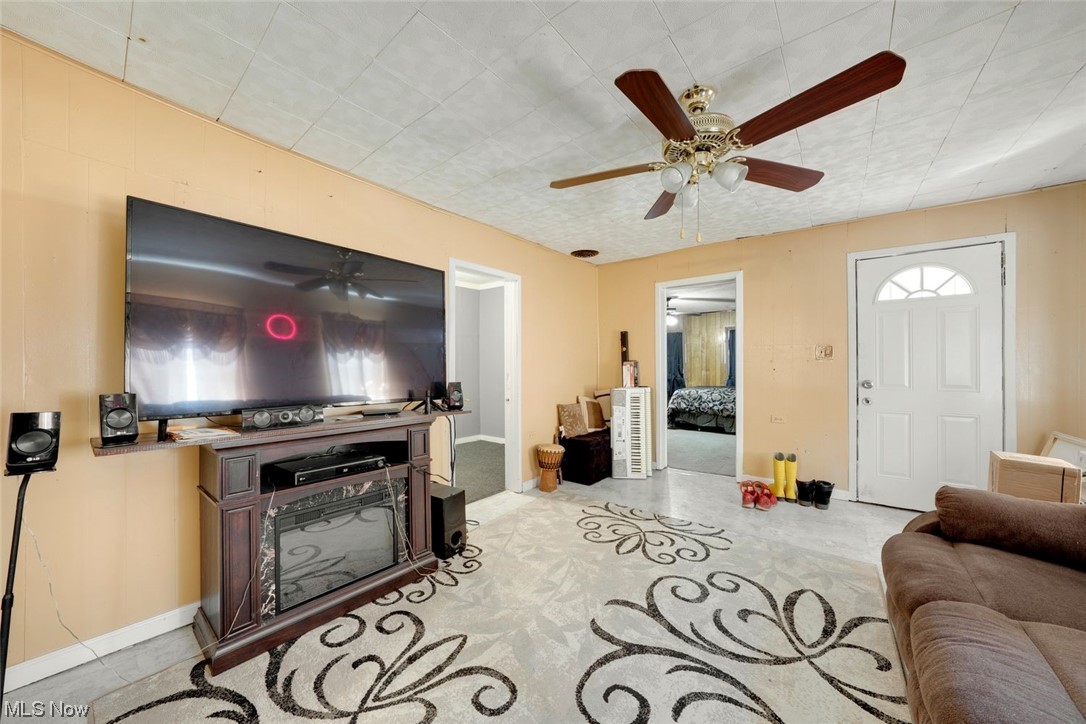 James M Hoyts - Residential