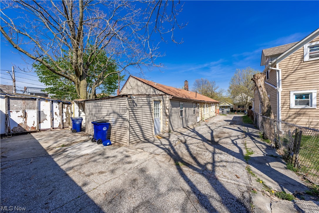 James M Hoyts - Residential