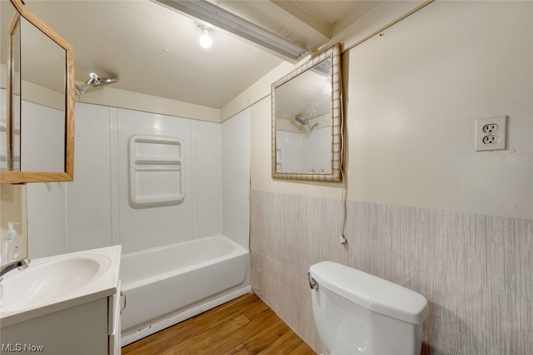 James M Hoyts - Residential