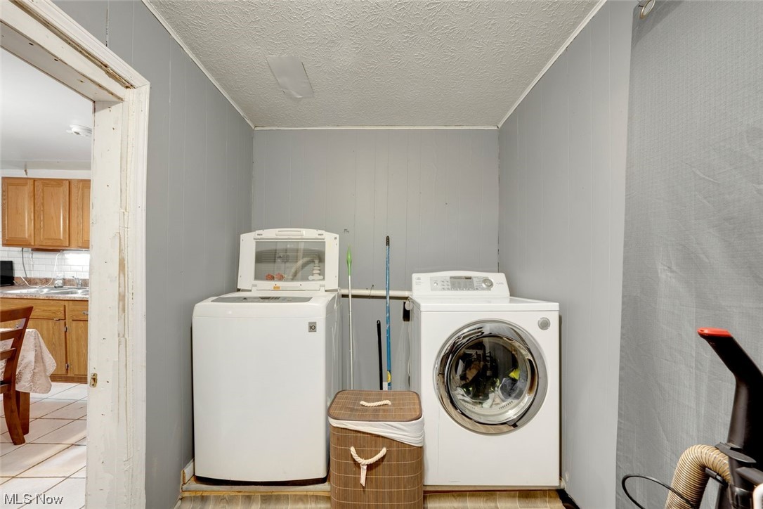 James M Hoyts - Residential