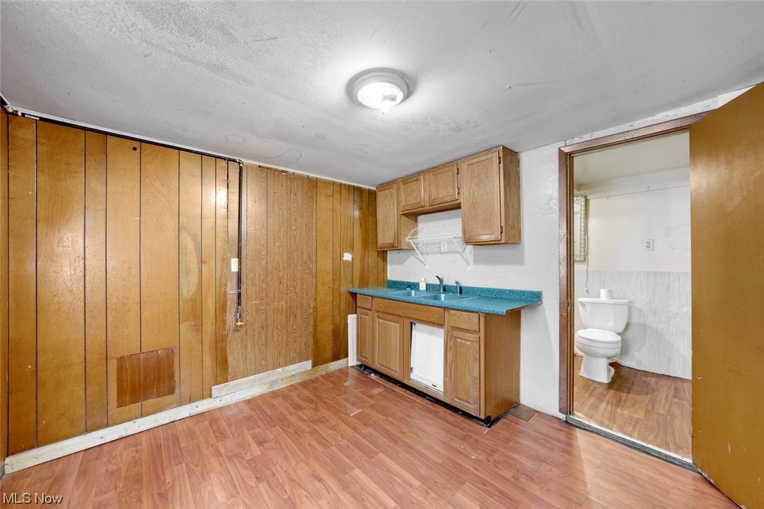 James M Hoyts - Residential