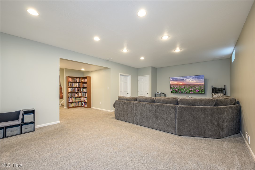 Kent, Ohio 44240, United States, 2 Bedrooms Bedrooms, ,3 BathroomsBathrooms,Residential,Active,169836