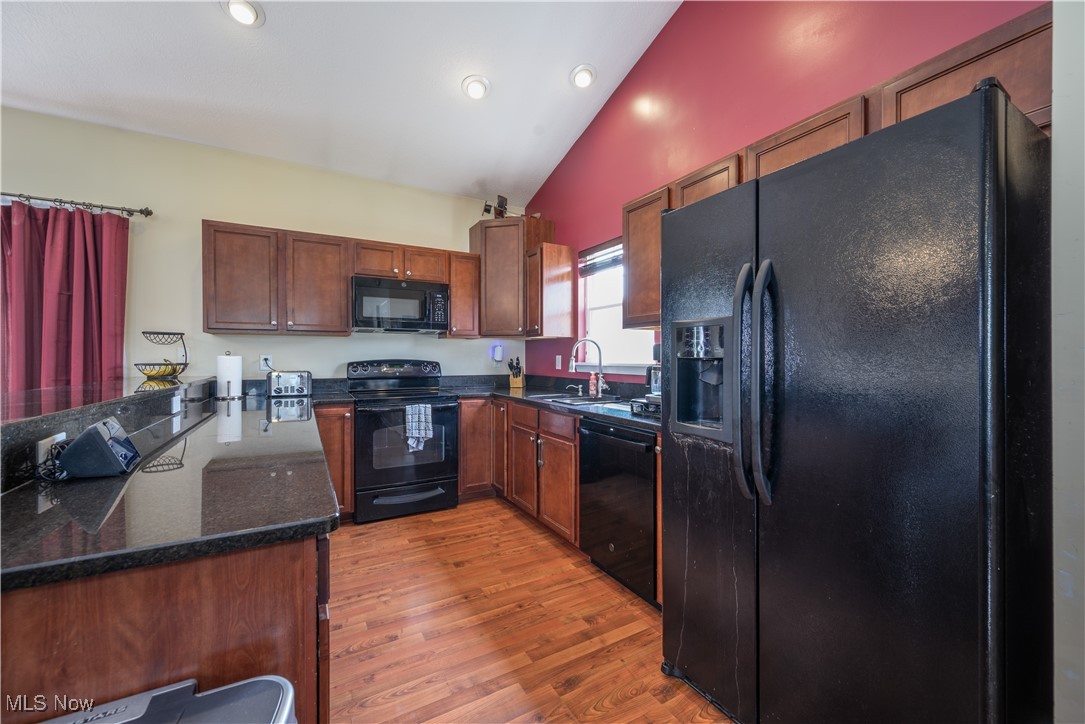 Kent, Ohio 44240, United States, 2 Bedrooms Bedrooms, ,3 BathroomsBathrooms,Residential,Active,169836