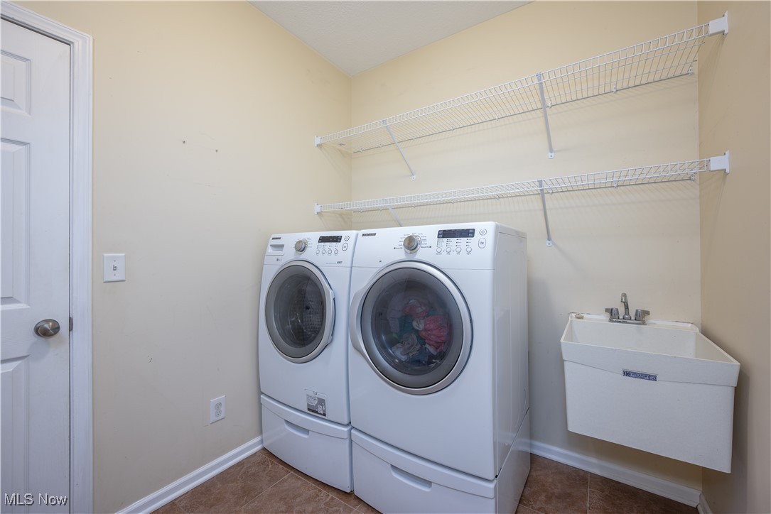 Kent, Ohio 44240, United States, 2 Bedrooms Bedrooms, ,3 BathroomsBathrooms,Residential,Active,169836