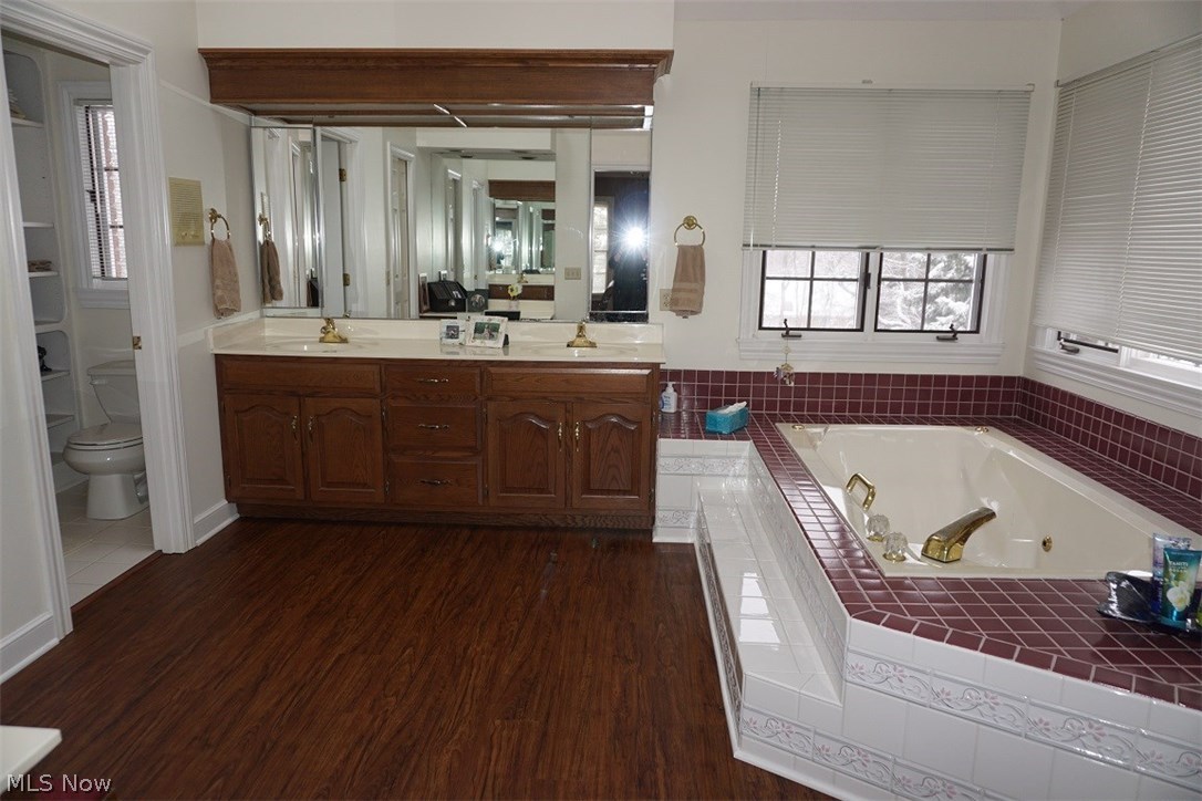 Foxchase Hills - Residential