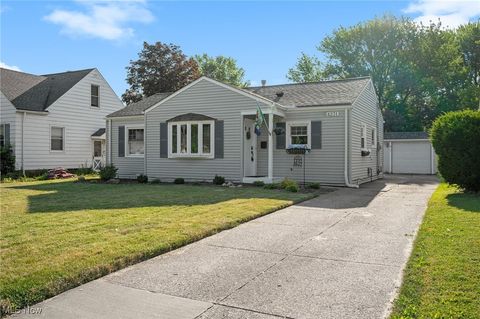 4231 W 220th Street, Fairview Park, OH 44126 - #: 5137387