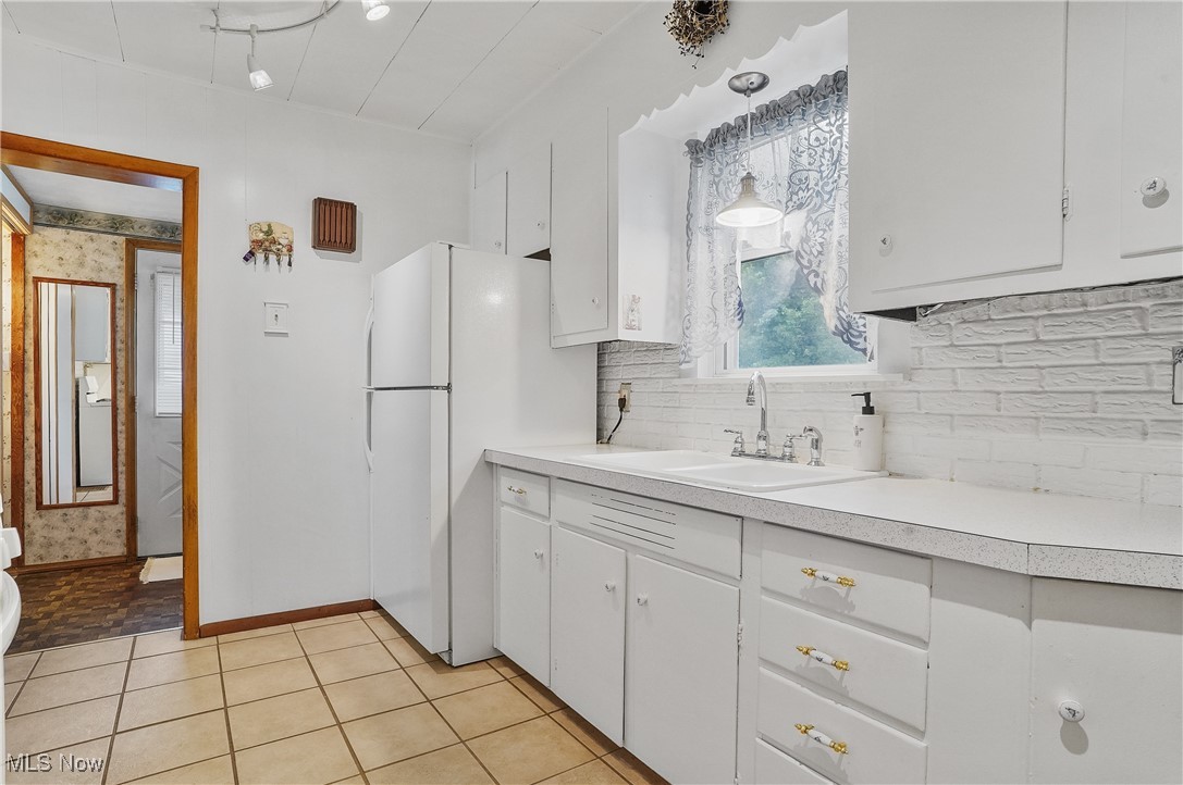 2049 Cook Street, Cuyahoga Falls, Ohio image 12