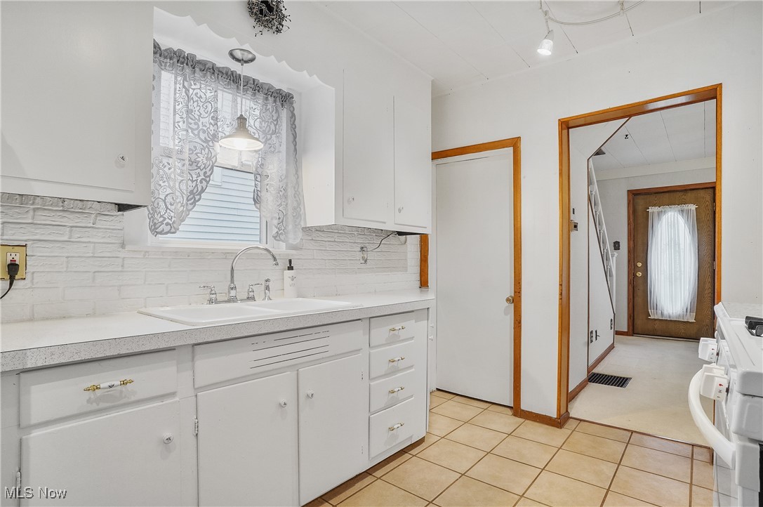 2049 Cook Street, Cuyahoga Falls, Ohio image 9
