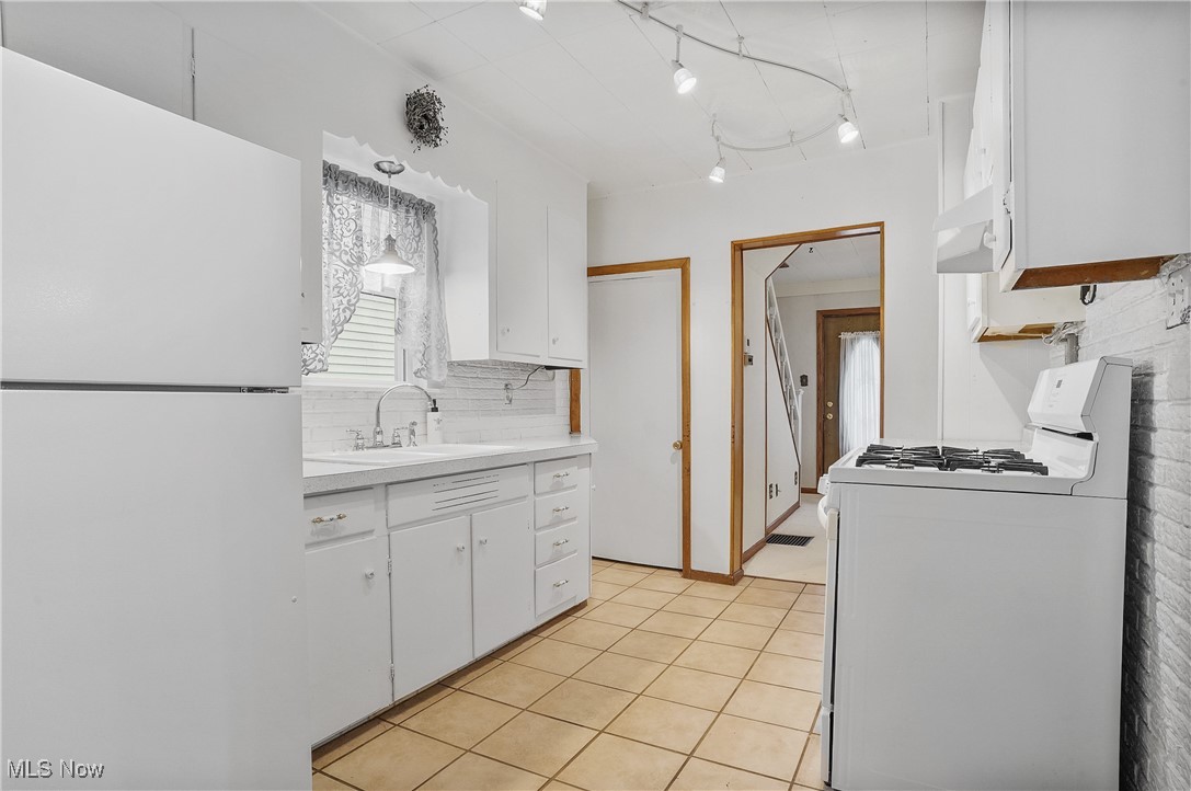 2049 Cook Street, Cuyahoga Falls, Ohio image 10
