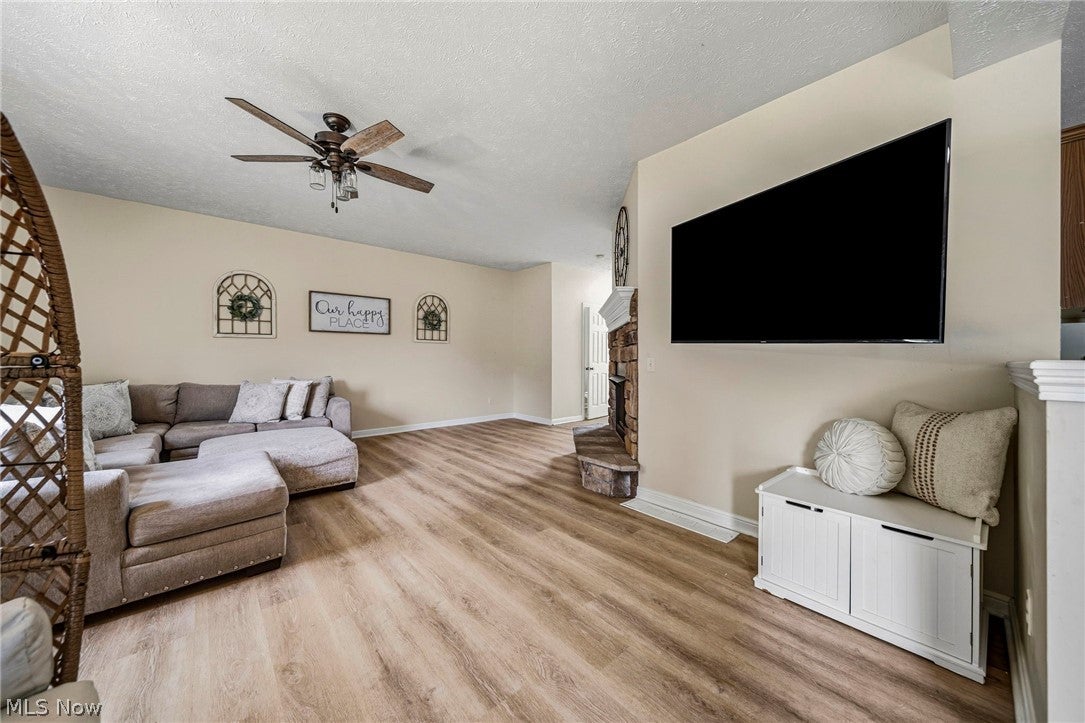 1121 Ashview Drive